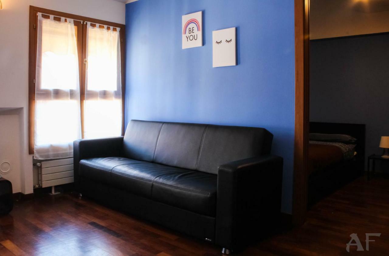 Corso San Gottardo - Darsena Flat Lägenhet Milano Exteriör bild